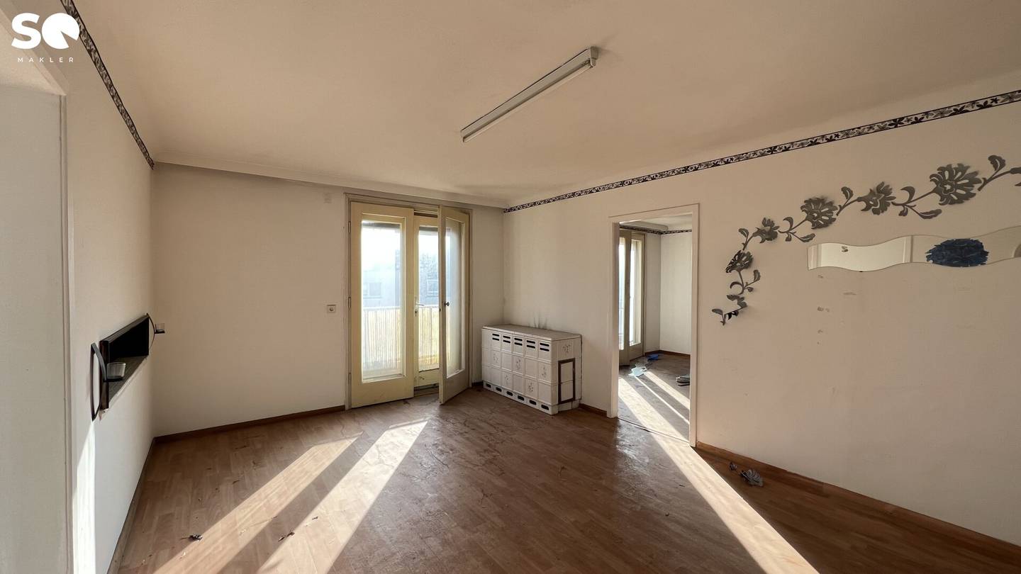#SQ Renovation needed 4.5 room apartment with view of Schönbrunn Mariahilferstraße Top 38","de":"#SQ - SANIERUNGSBEDÜRFTIGE 4,5 ZIMMER WOHNUNG MIT BLICK NACH SCHÖNBRUNN - MARIAHILFERSTRAßE / TOP 38"