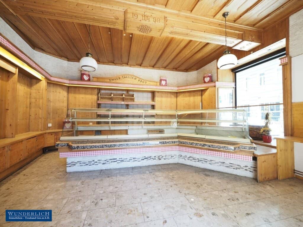 Retail space with large cellar