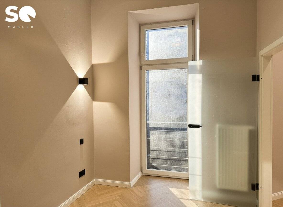 #SQ Stylish old building, ideal floor plan and French balcony, 2-room first occupancy in quiet location