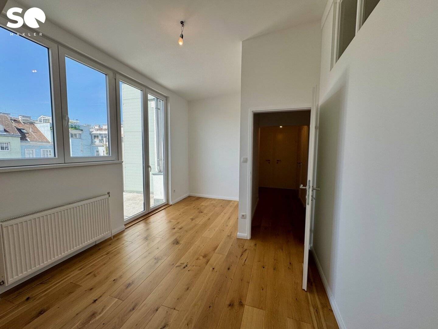 #SQ - LICHTDURCHFLUTETE DACHGESCHOSSWOHNUNG MIT BALKON IN RUHELAGE!