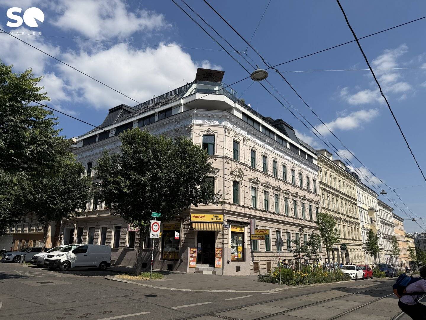 #SQ Zentrale, begehbare Premium-DG-Wohnung in der ruhigen Hasnerstraße, 1160 Wien – alimentiert durch viel Tageslicht und Raumgefühl.