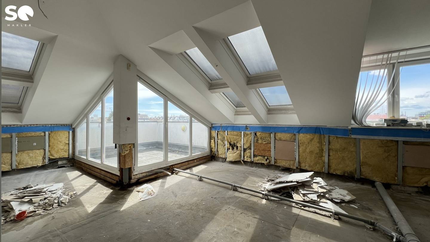 SQ Shell condition 3 room attic apartment with wide view and terrace near Millennium Tower 1200 Vienna