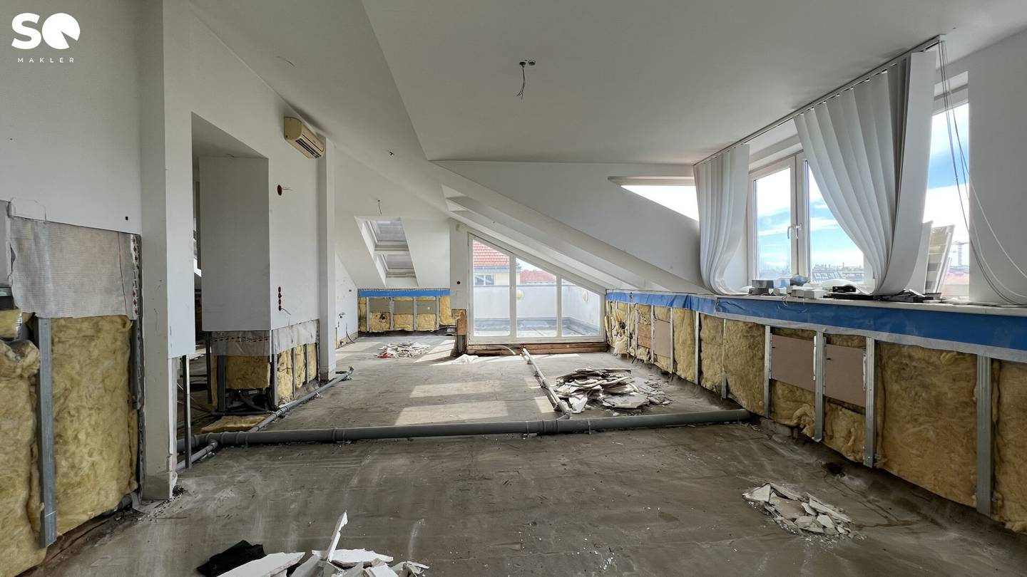 SQ Shell condition 3 room attic apartment with wide view and terrace near Millennium Tower 1200 Vienna