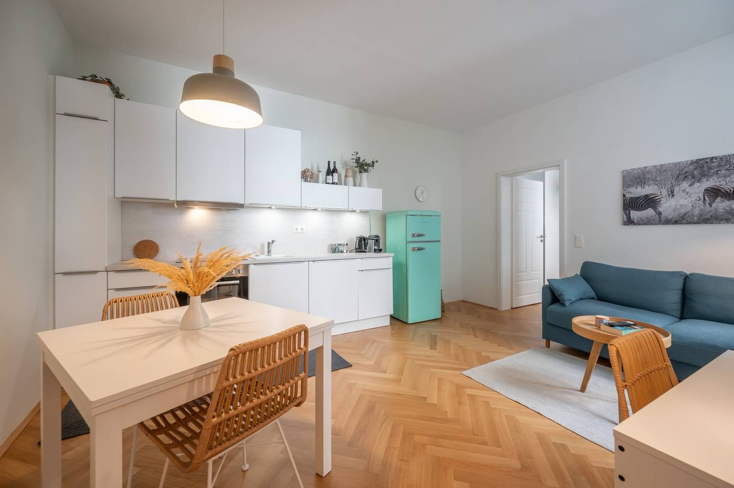++NEU++ Stilvoller Altbau-Zweitbezug mit 2 Zimmern in begehrter Lage