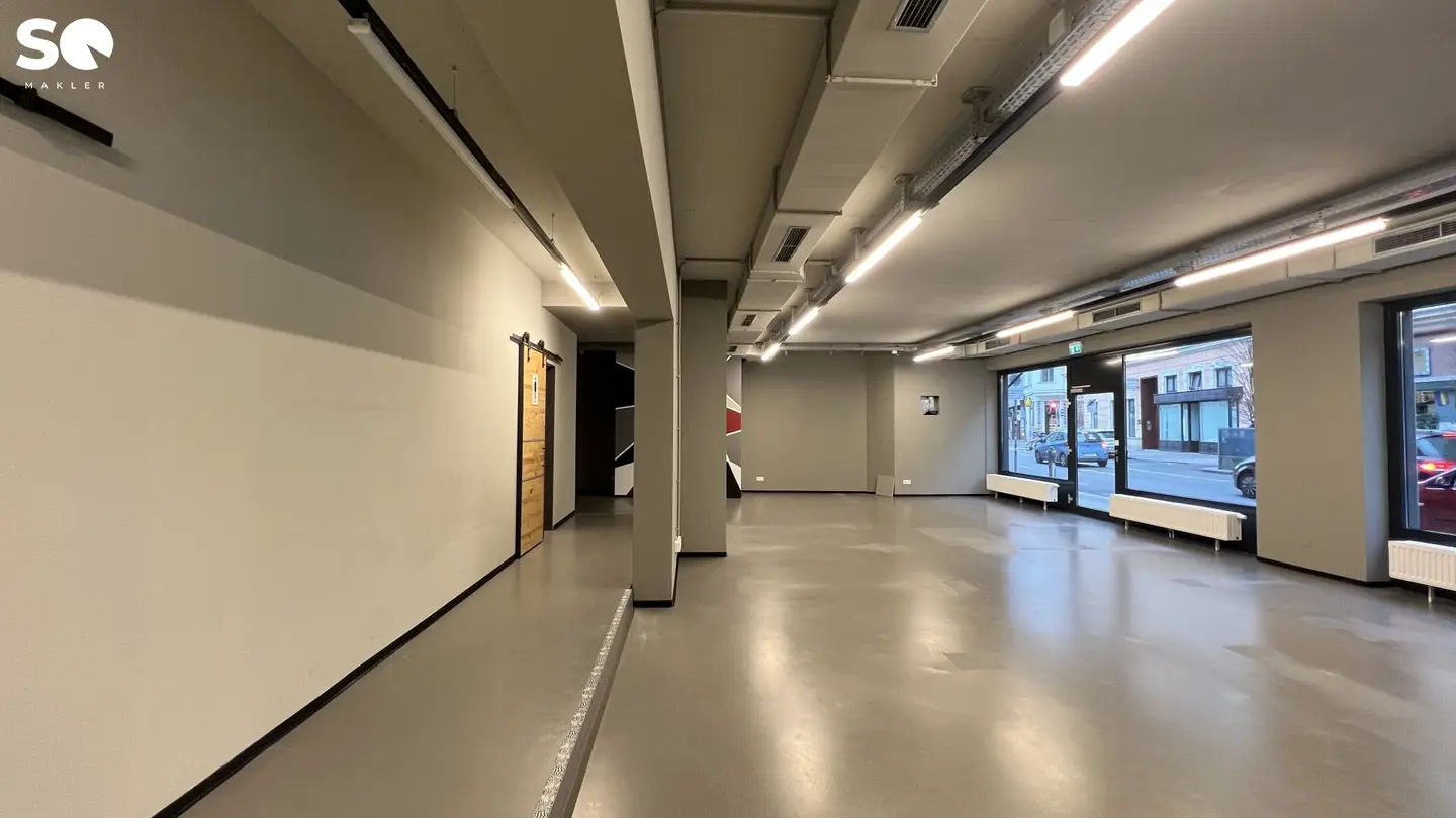 # SQ - SANIERTES GESCHÄTFSLOKAL BEIM ELTERNLEINPLATZ - GESCHÄFTSLOKAL IN FREQUENZSTARKER HERNALSER HAUPTSTRASSE - NAHE ZUR ZUKÜNFTIGER U-BAHN U5