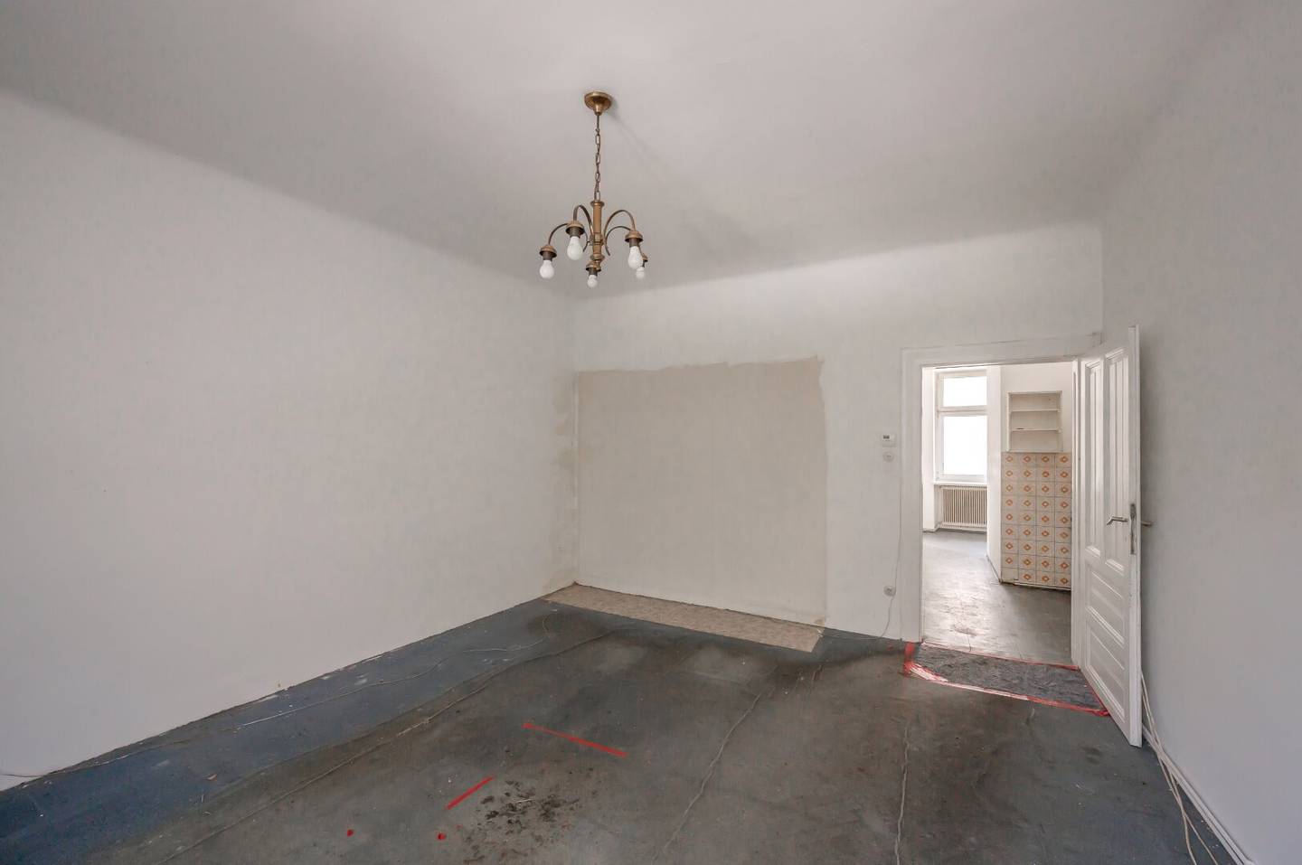 ++NEW++ Old building with potential renovation needed two room apartment