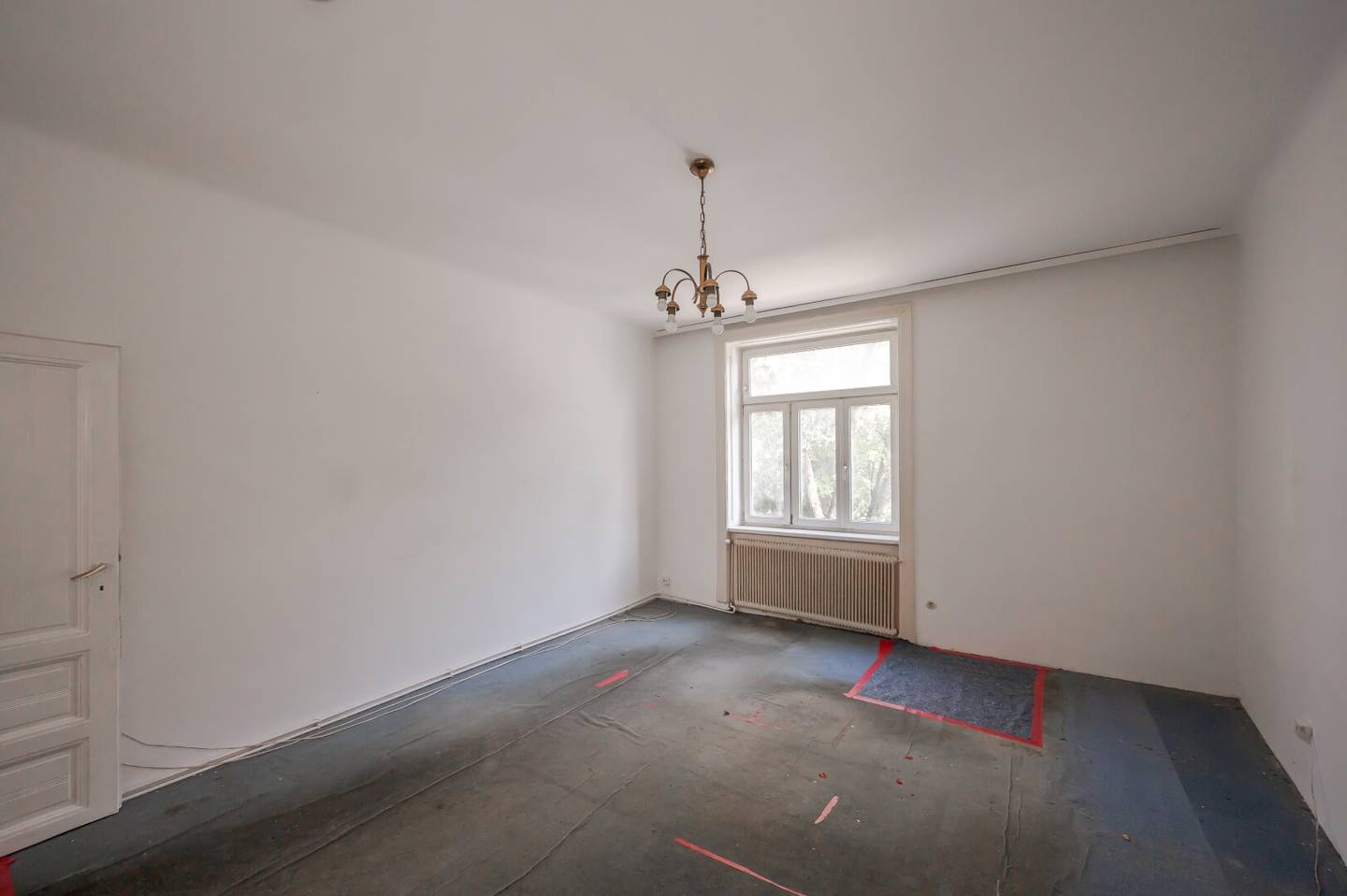 ++NEW++ Old building with potential renovation needed two room apartment