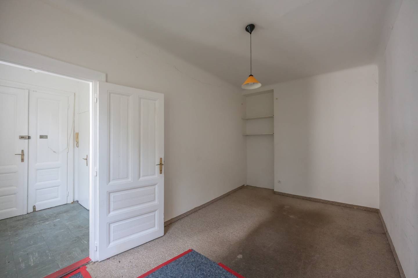 ++NEW++ Old building with potential renovation needed two room apartment