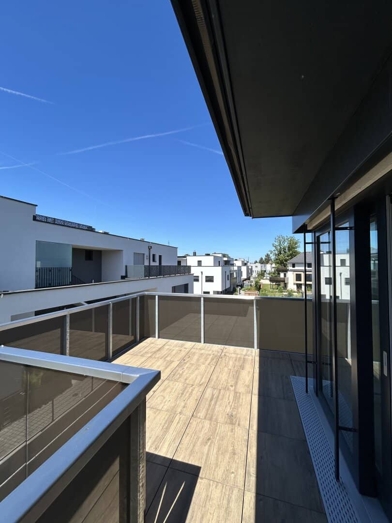 Neu errichtete helle 2 Zimmer Dachgeschoßwohnung mit Balkon und Garagenplatz - ERSTBEZUG