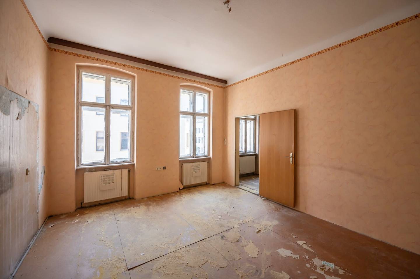 ++NEU++  2-Zimmer Altbau-Wohnung! viel Ausbaupotential!