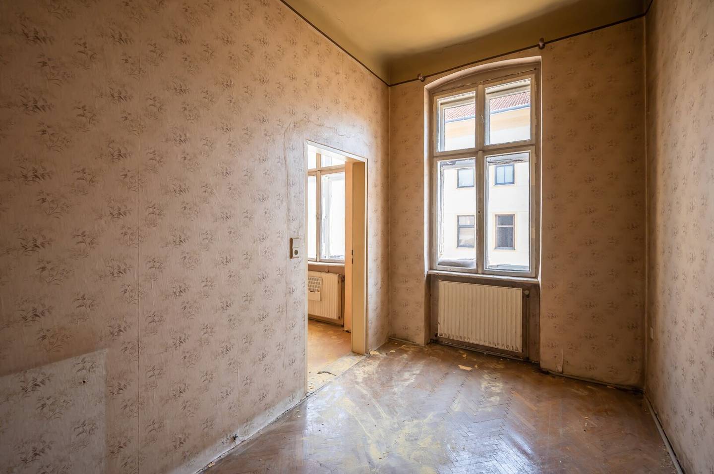 ++NEU++  2-Zimmer Altbau-Wohnung! viel Ausbaupotential!