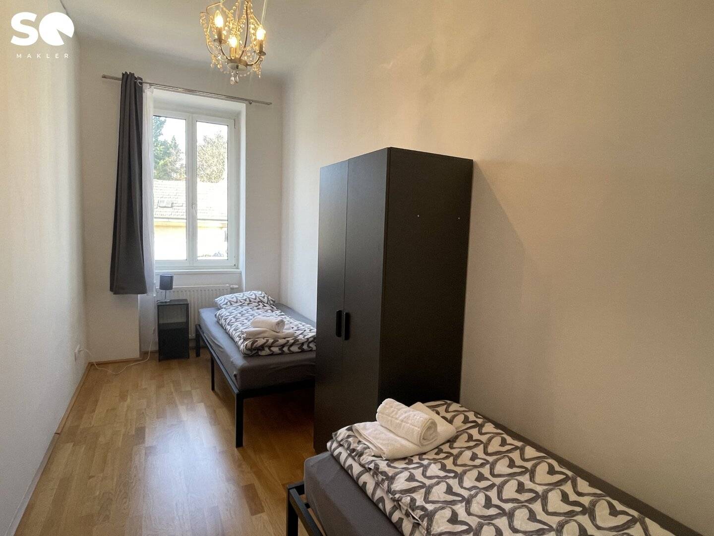 SQ Central Location at the Spitz 3 room Old Building Apartment Renovated and Well Maintained Short Term Rental Possible
