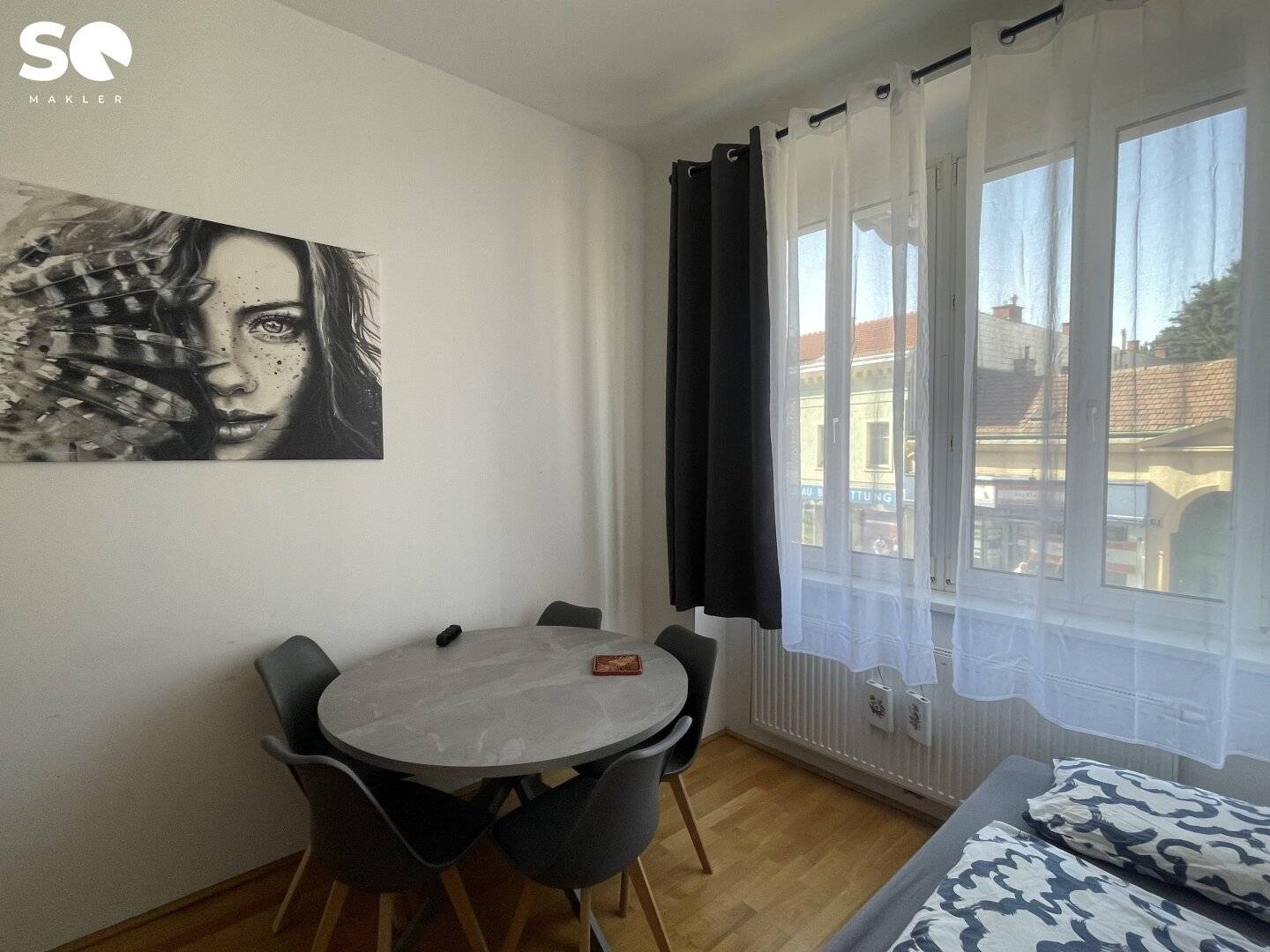 SQ Central Location at the Spitz 3 room Old Building Apartment Renovated and Well Maintained Short Term Rental Possible