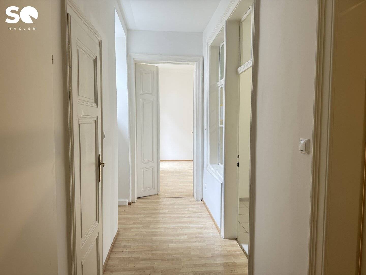 SQ Modernized historic apartment with charm