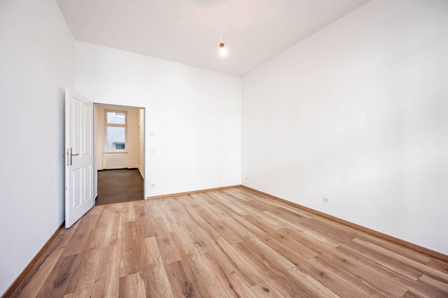Hannovermarkt well maintained two room old building apartment Airbnb exemption permit is in place