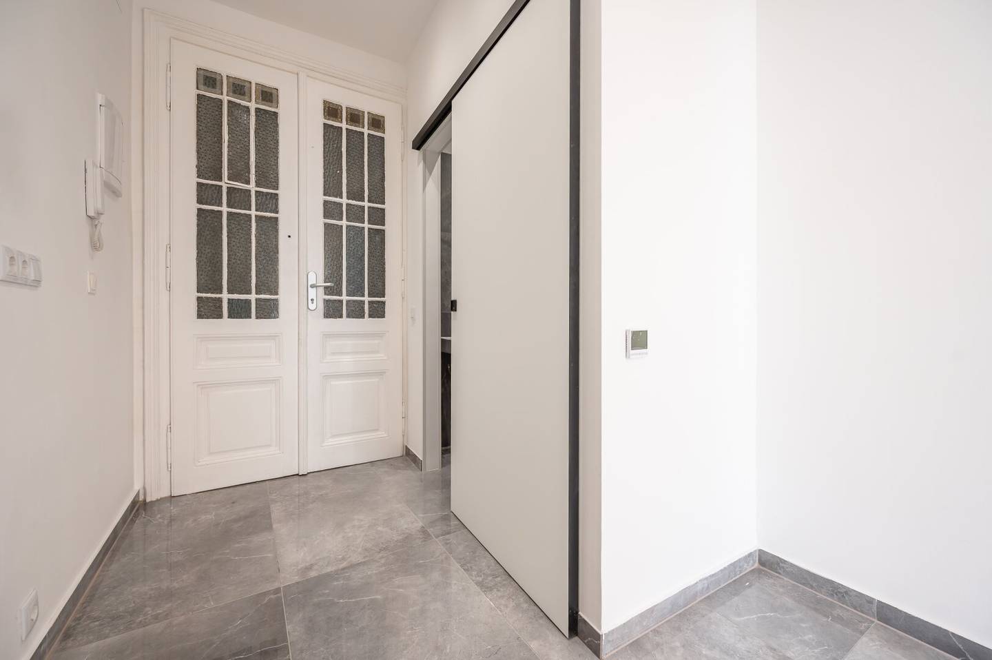 ++NEW++ Small but mighty: 1 room first occupancy old building apartment in a great house