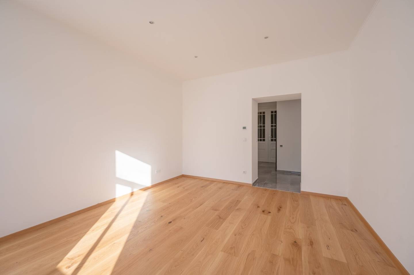 ++NEW++ Small but mighty: 1 room first occupancy old building apartment in a great house