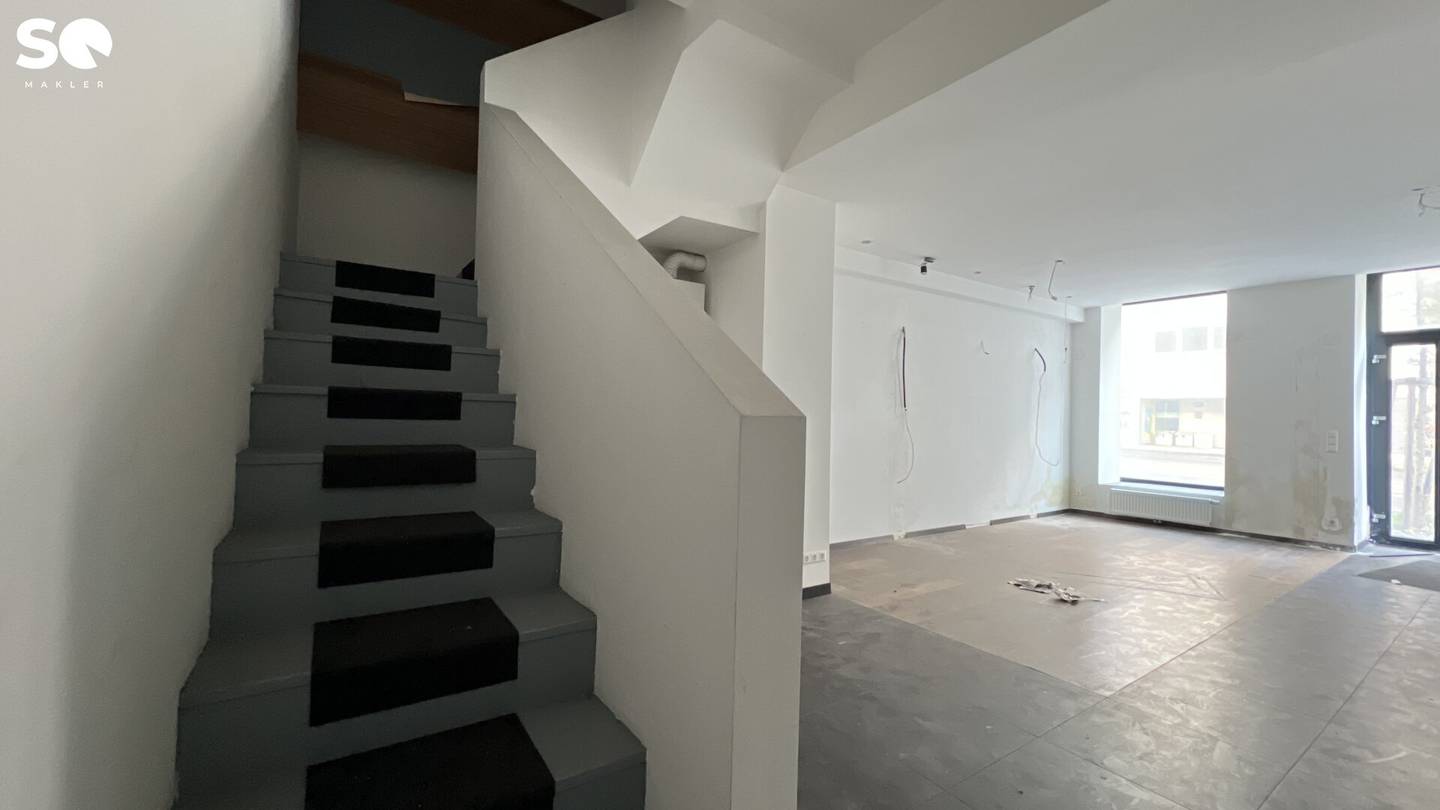 Renovation needed commercial premises/office/studio on Mariahilferstraße Top 5;deGutenTag? Actually not needed? Wait hold on.