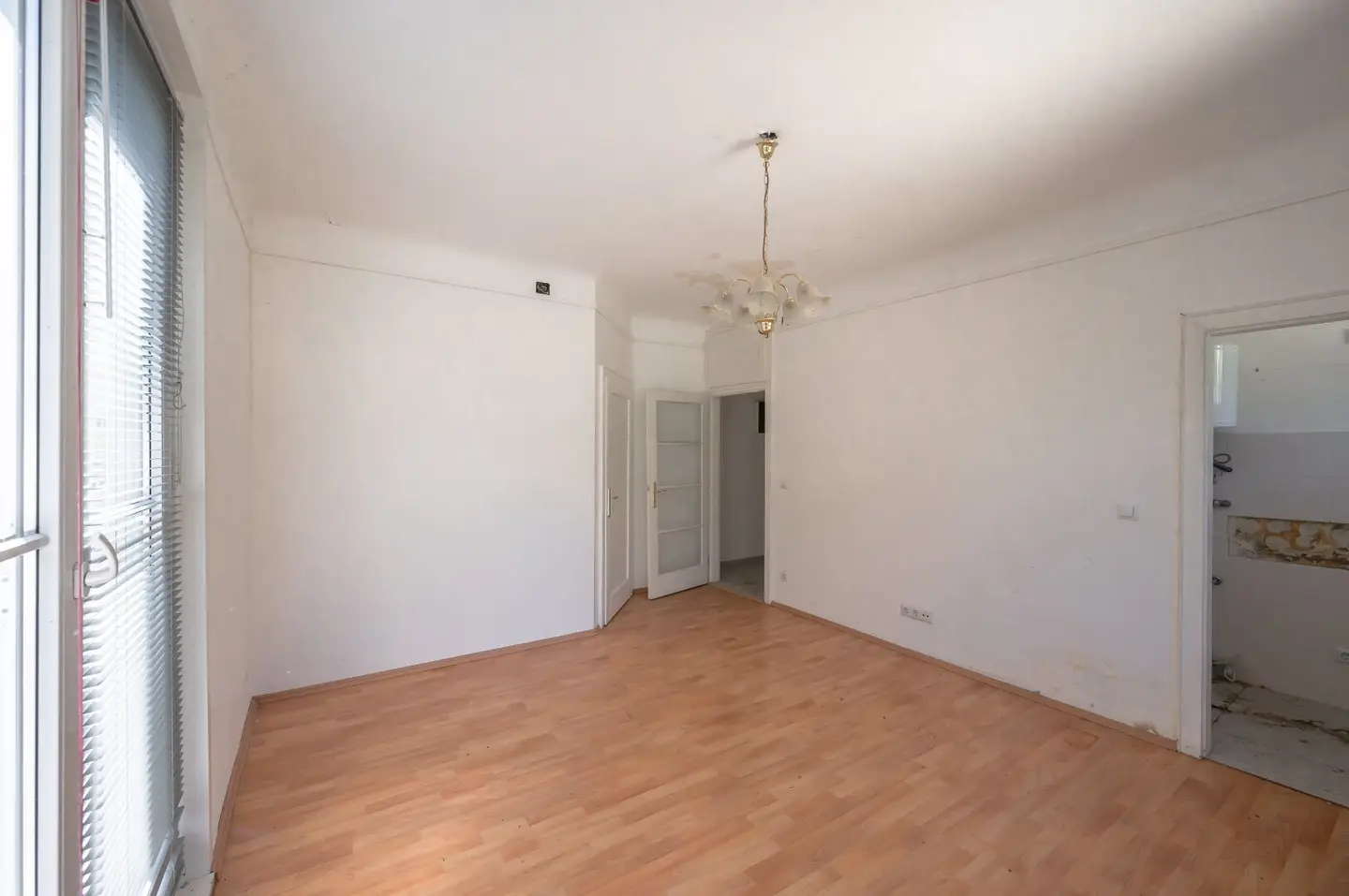 ++Bujatti++ Beautiful 1.5-room new apartment with balcony!