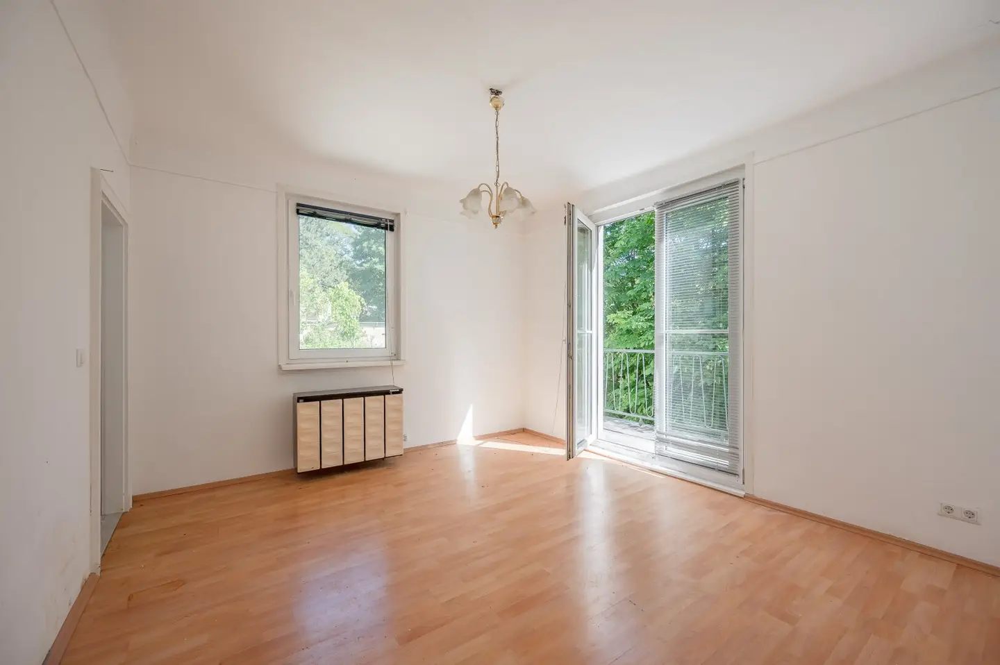 ++Bujatti++ Beautiful 1.5-room new apartment with balcony!