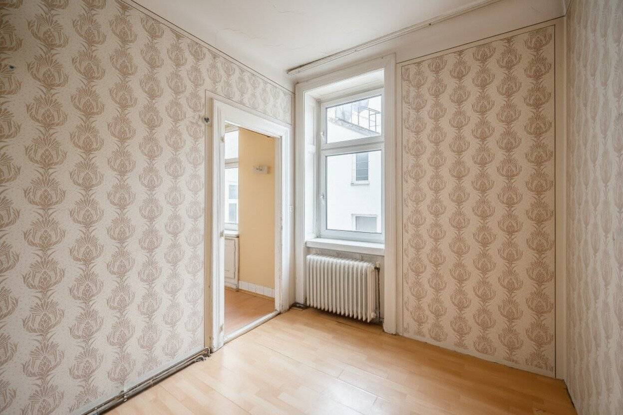 ++NEW++ Hidden Gem – 2-Room Period Apartment Awaiting Your Vision