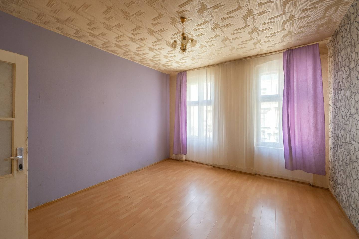 ++KOPP++ For Creatives: 1 room Renovation Project with many possibilities