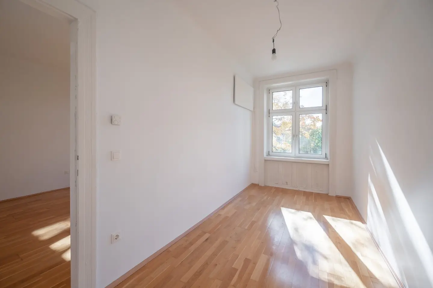 ++NEW++ Charming Period Apartment – Renovation Opportunity (2 Rooms)