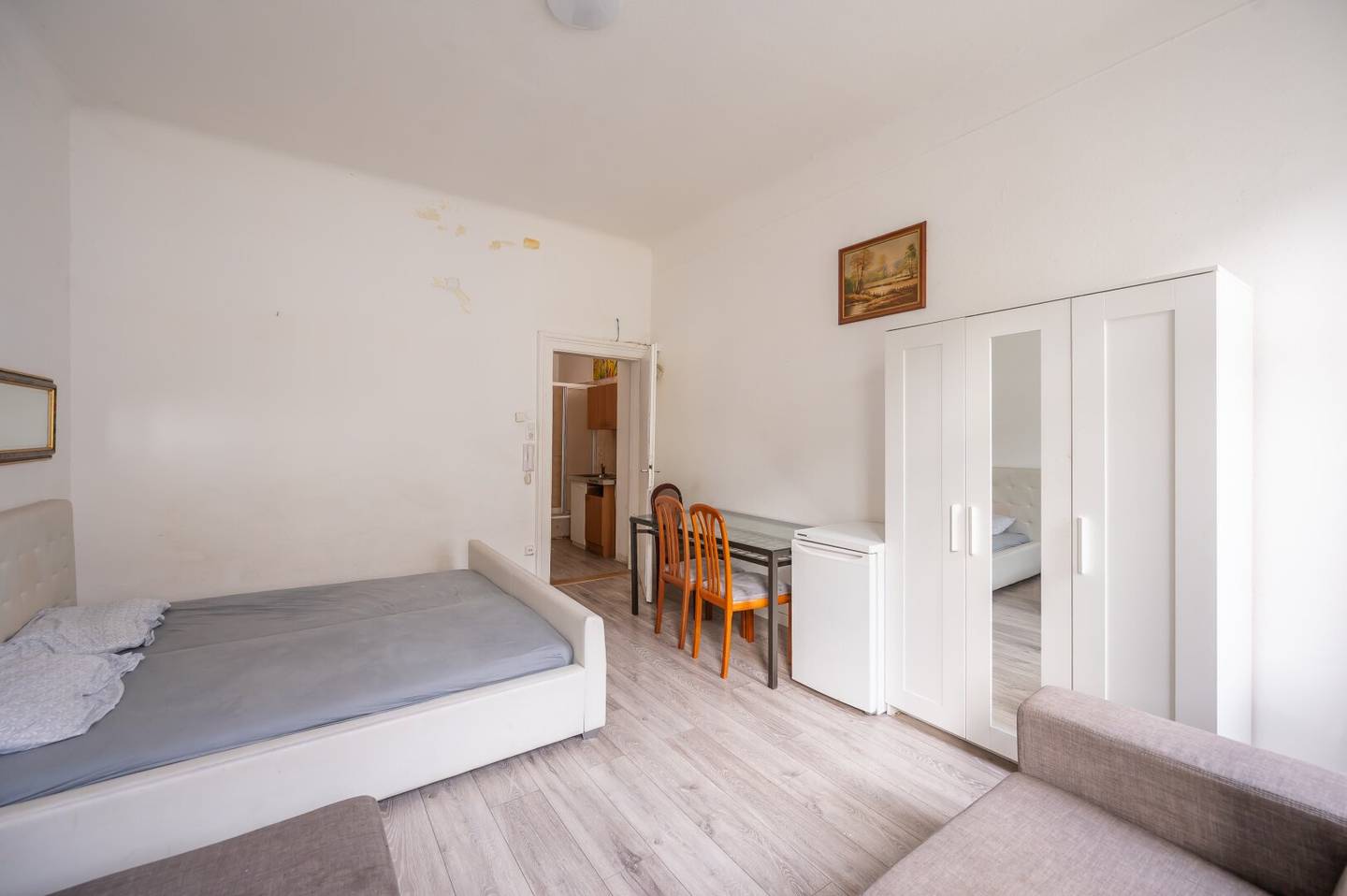 New in need of renovation one-room old building apartment for self-realization