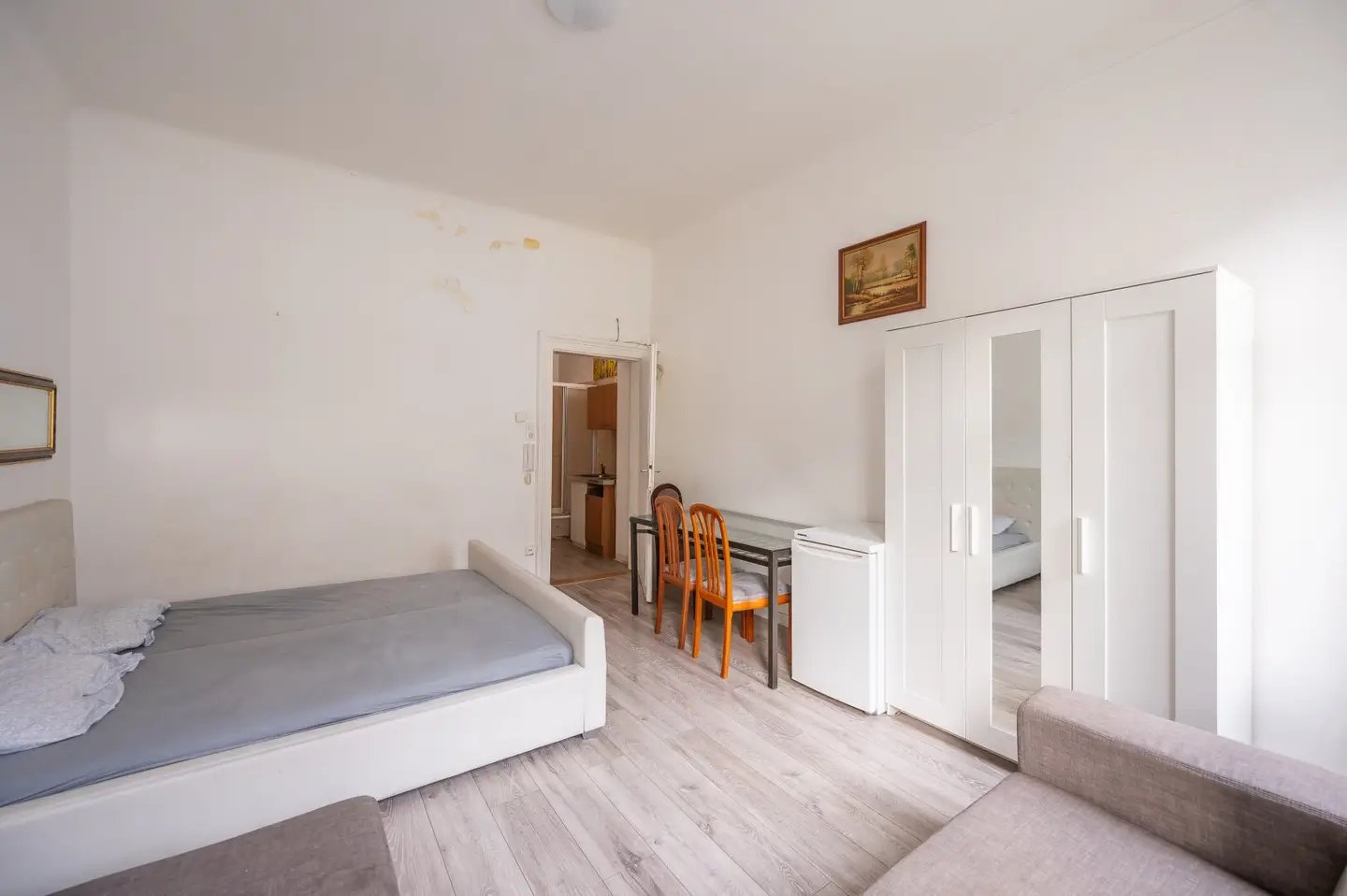 New in need of renovation one-room old building apartment for self-realization