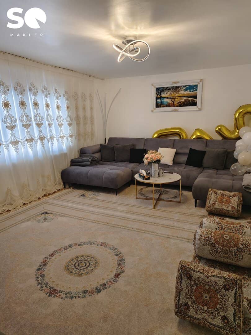 #SQ - WIESEN: EINFAMILIENHAUS MIT NEBENGEBÄUDE