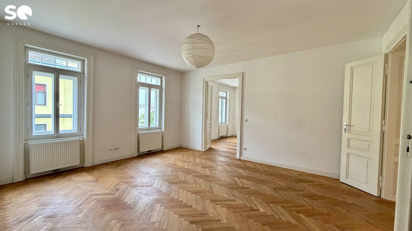SQ Charming historic old building classic with modern living feel in top location 2 rooms