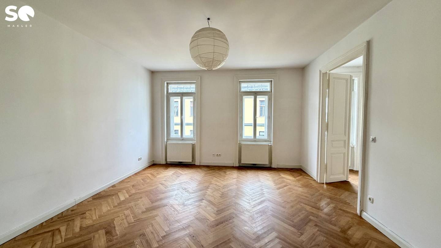 SQ Charming historic old building classic with modern living feel in top location 2 rooms