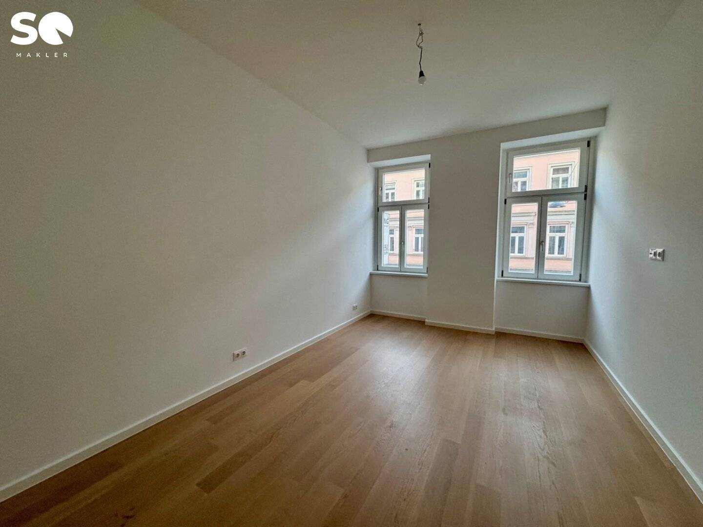 SQ Old Building: Stylish Terrace Apartment in Quiet Location