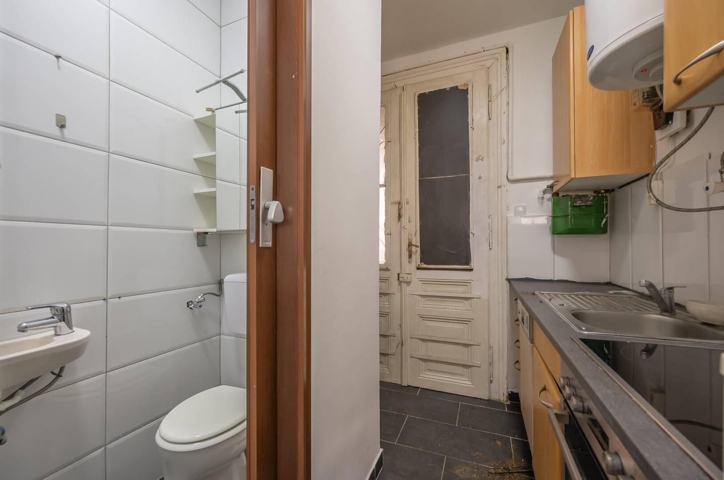 ++NEW++ renovation needed one room old building apartment in 1120