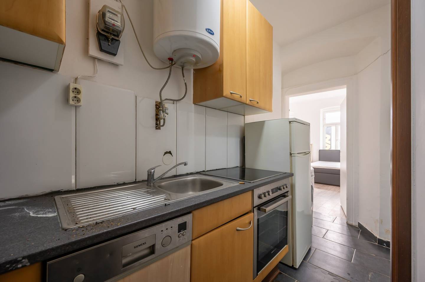 ++NEW++ renovation needed one room old building apartment in 1120