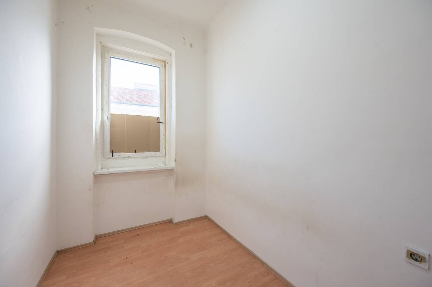 ++NEW++ renovation needed 3.5 room old building apartment