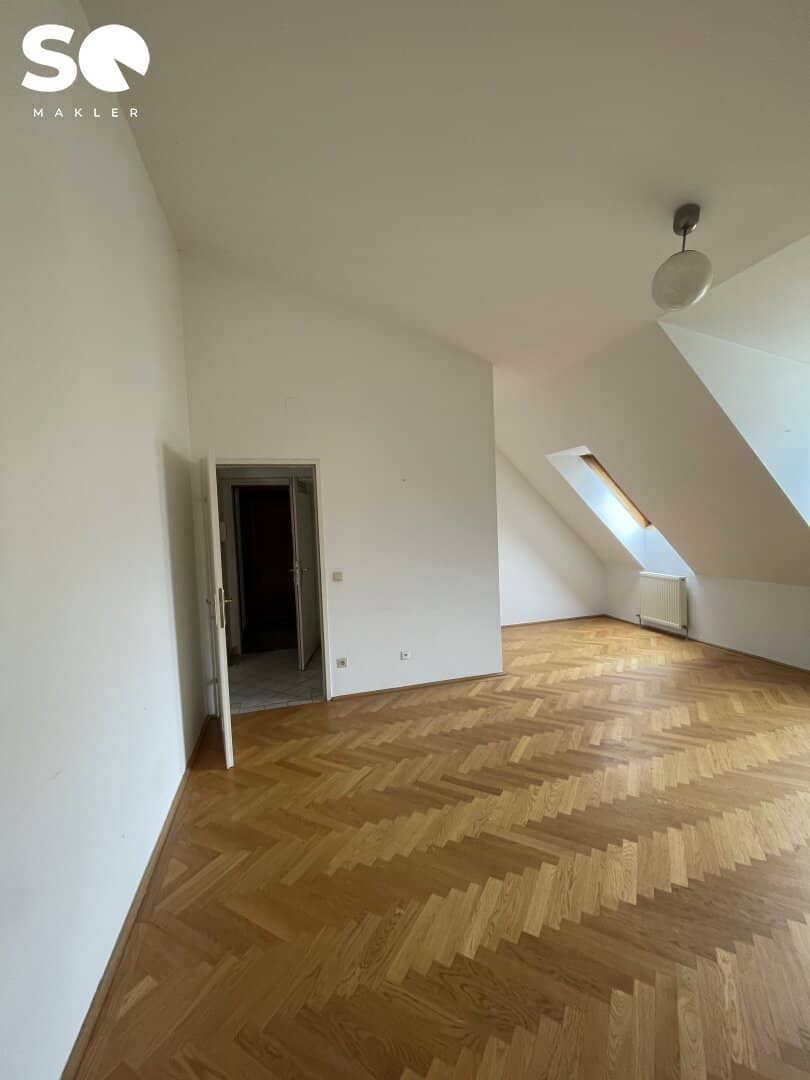 SQ - Bright 2 Room Attic Apartment in Central and Quiet Location of the 20th District
