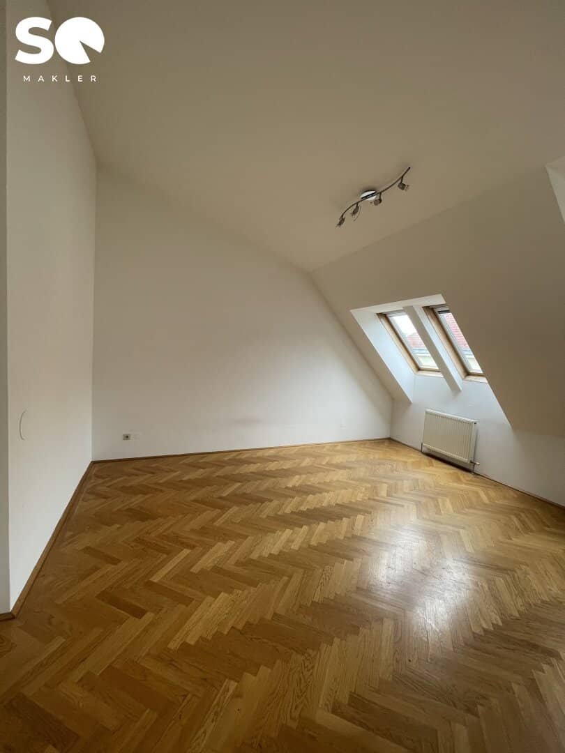 SQ - Bright 2 Room Attic Apartment in Central and Quiet Location of the 20th District