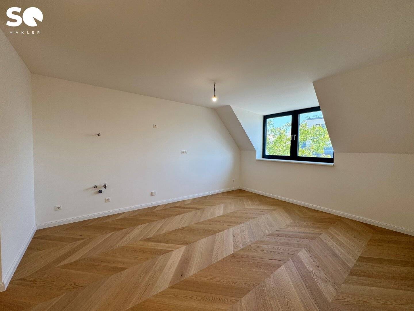 #SQ - ERSTBEZUG! HOCHWERTIG SANIERTE DACHGESCHOSSWOHNUNG - 3 ZIMMER