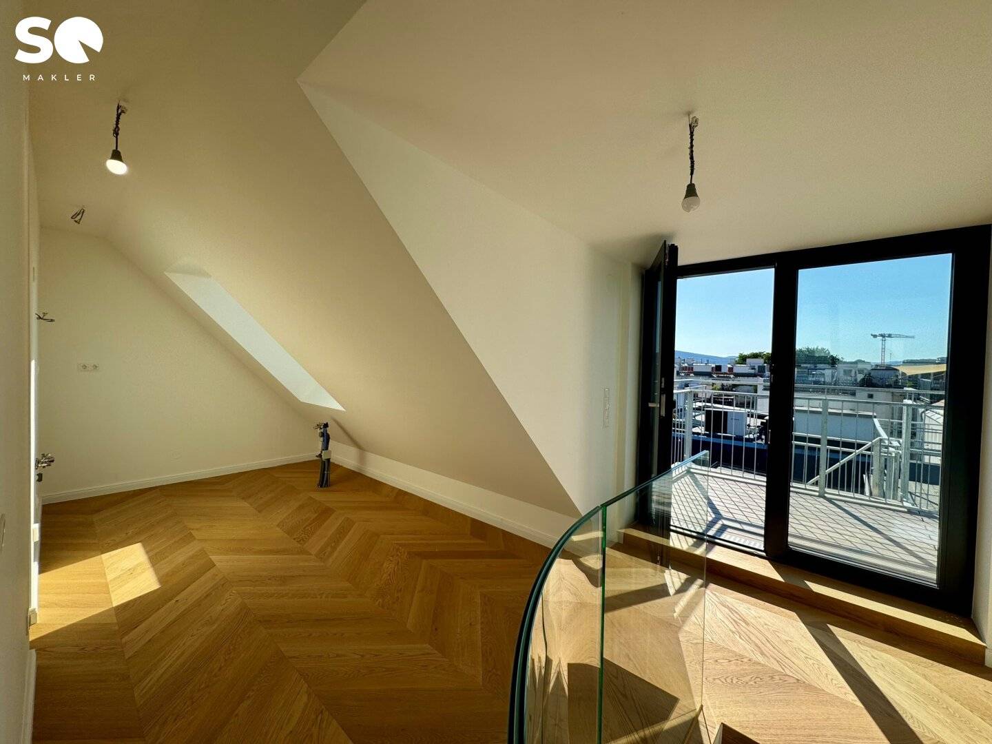 #SQ - Over the Rooftops of Vienna! Luxurious Rooftop Terrace Apartment with View of the Gloriette
