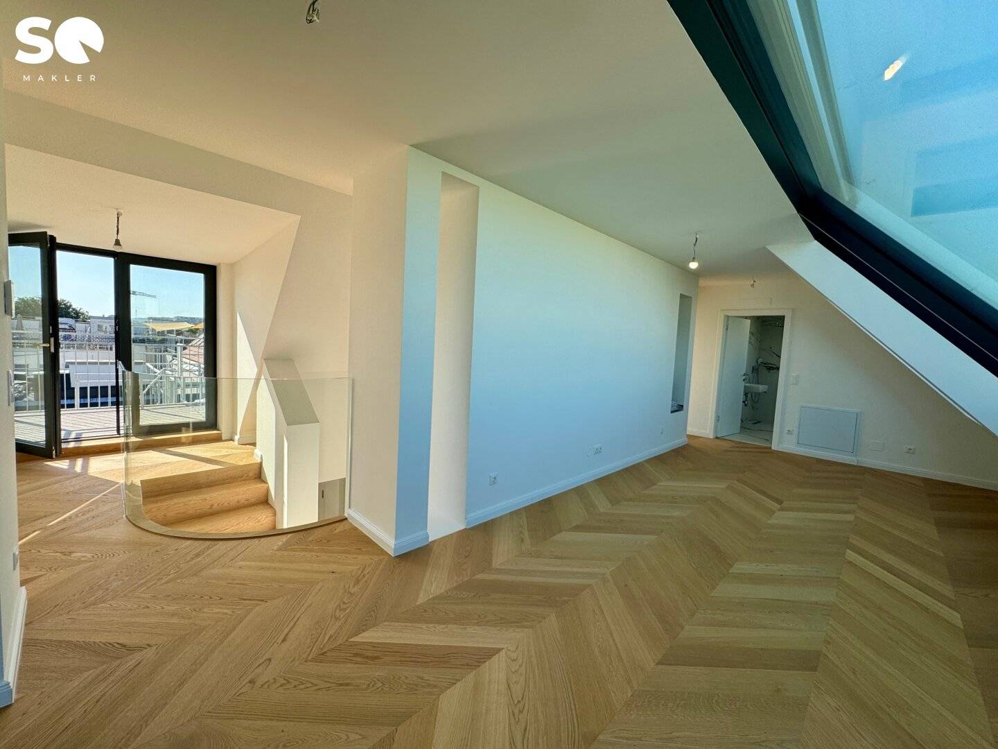 #SQ - Over the Rooftops of Vienna! Luxurious Rooftop Terrace Apartment with View of the Gloriette