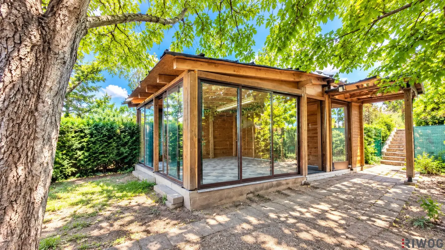Charmantes Sommerhaus mit großem Garten & Wintergarten