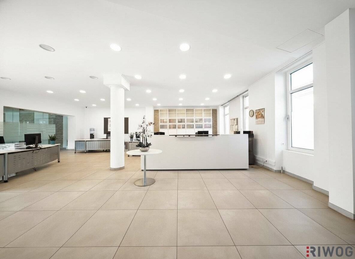 Wohn- & Geschäftshaus mit Potential | U-Bahnnähe | großer Garten und Innenhof mit Parkplätzen