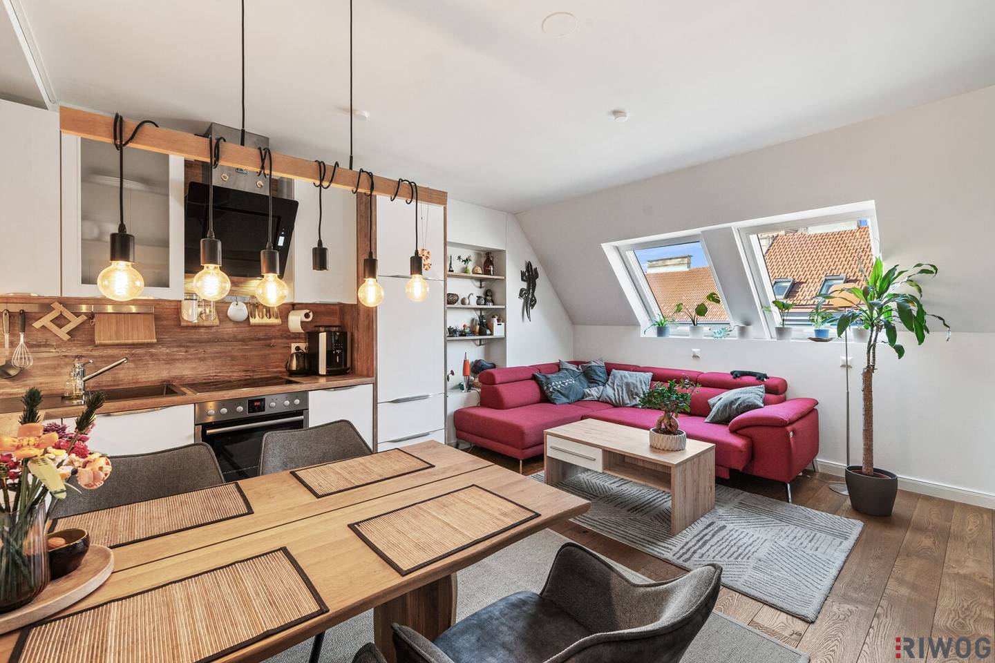 DG-Terrassen-Maisonette Wohnung mit Fernblick in saniertem Altbau | 4 Min. zur U3 Ottakring | 12 Min. in den 1. Bezirk