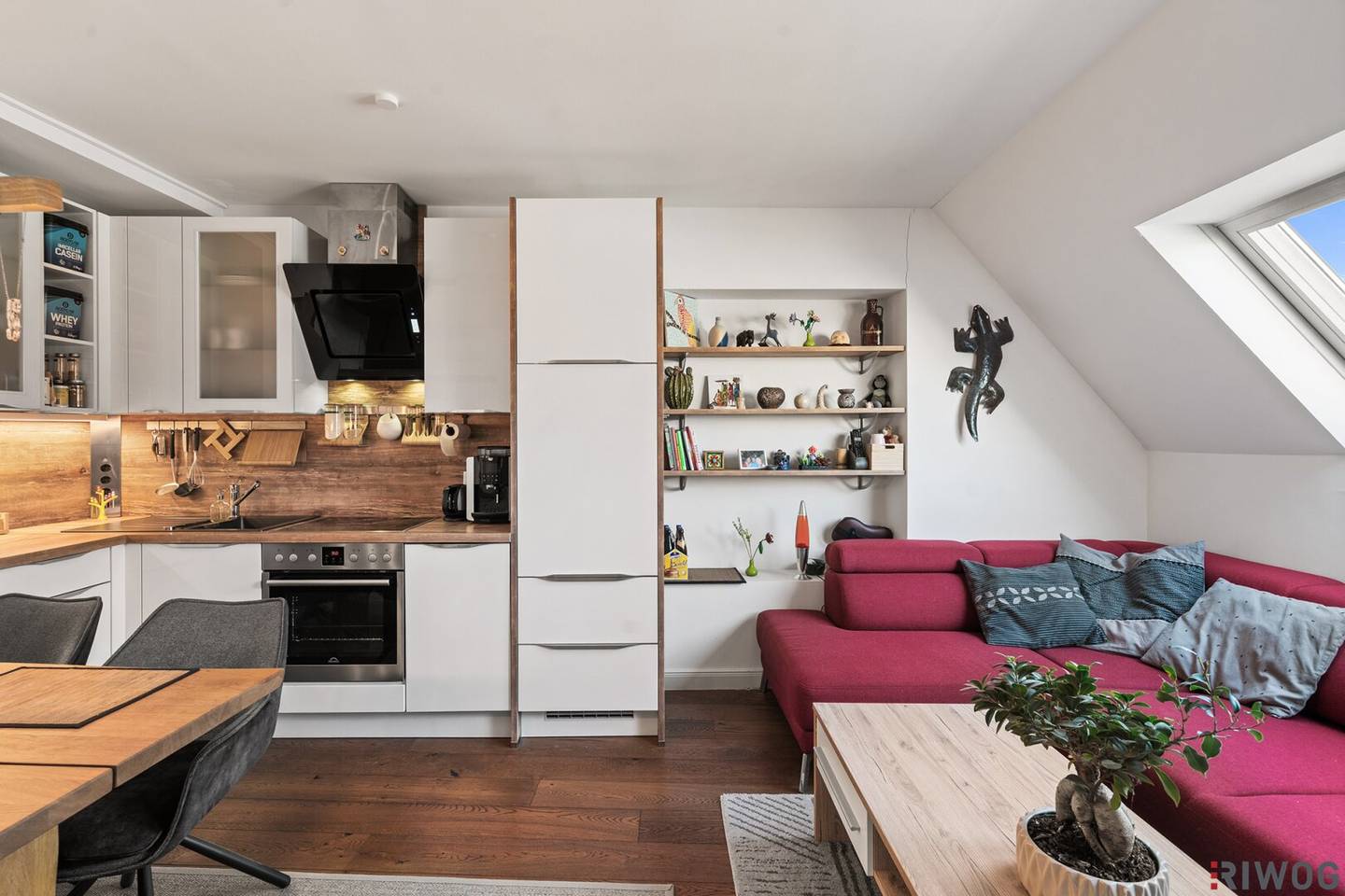 DG-Terrassen-Maisonette Wohnung mit Fernblick in saniertem Altbau | 4 Min. zur U3 Ottakring | 12 Min. in den 1. Bezirk