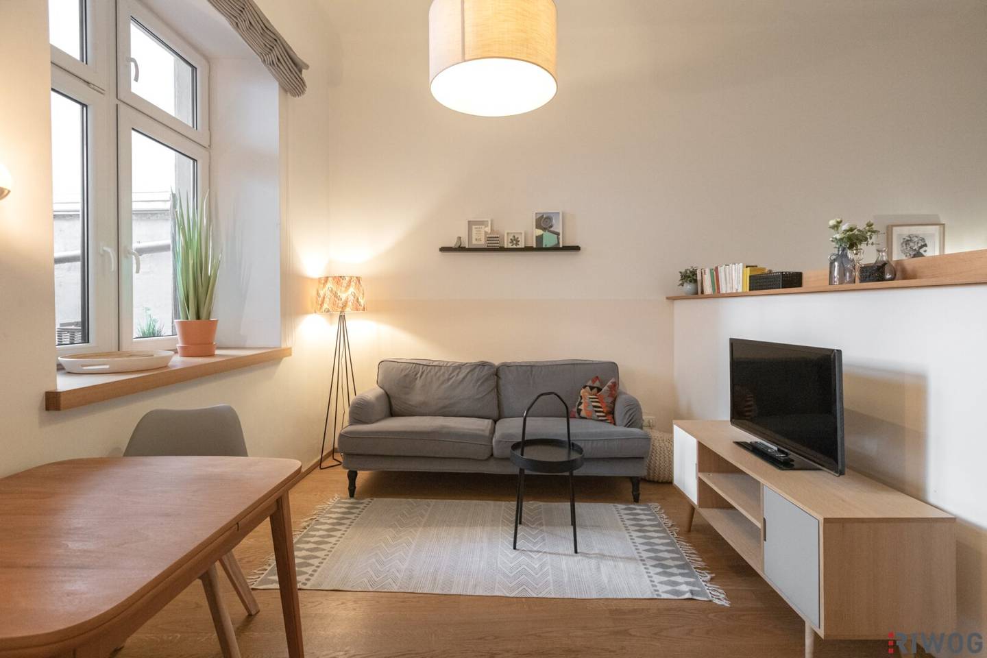 NEUER PREIS | Vollmöblierte Citywohnung | Komplett hofseitig mit Terrasse | Ideal auch als Pied-a-terre | Nähe Schlossquadrat