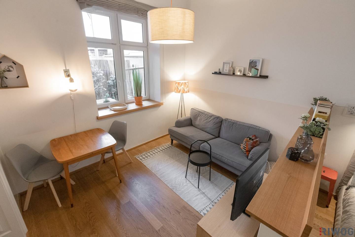 NEUER PREIS | Vollmöblierte Citywohnung | Komplett hofseitig mit Terrasse | Ideal auch als Pied-a-terre | Nähe Schlossquadrat
