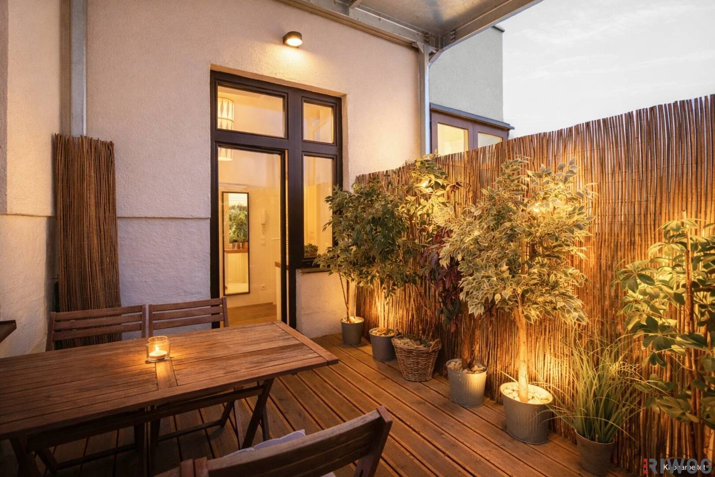 NEUER PREIS | Vollmöblierte Citywohnung | Komplett hofseitig mit Terrasse | Ideal auch als Pied-a-terre | Nähe Schlossquadrat
