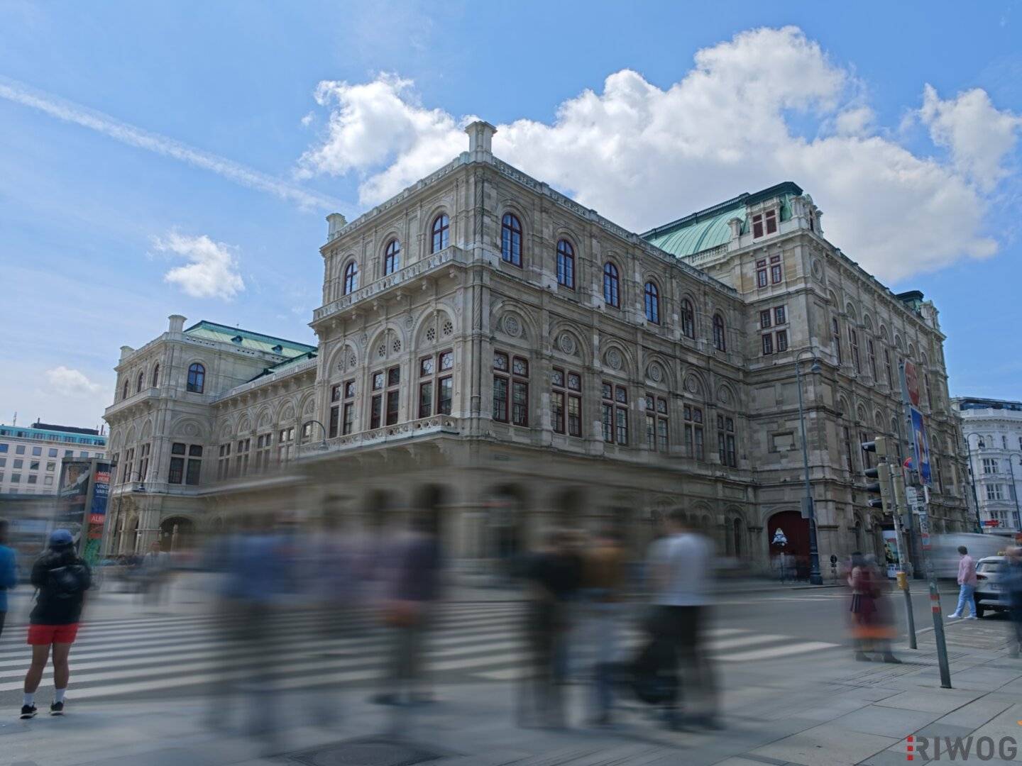 At Kärntner Straße &amp; Opera corner shop with 3 m high display windows | including basement with freight elevator