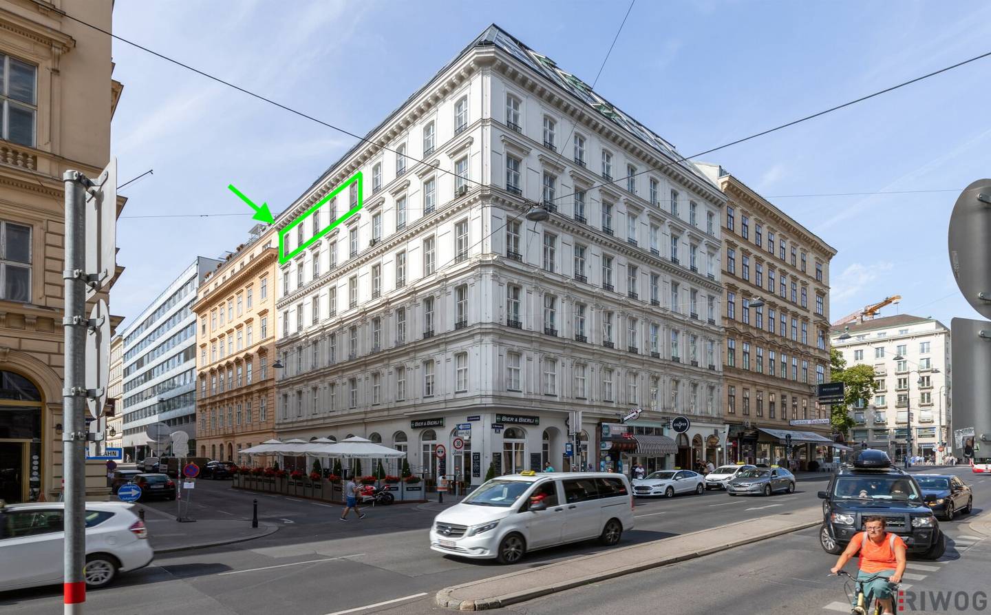 Only a few steps from the Opera | 5th floor (last regular floor) with elevator | Indefinitely rented prewar apartment | Tenant born in 1939